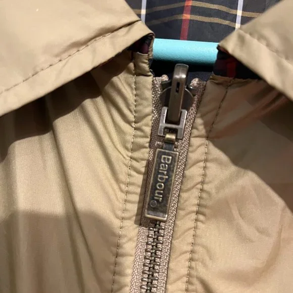 Barbour Reversible Jacket in Green Plaid for Endless Fashion Options! - Picture 7 of 8